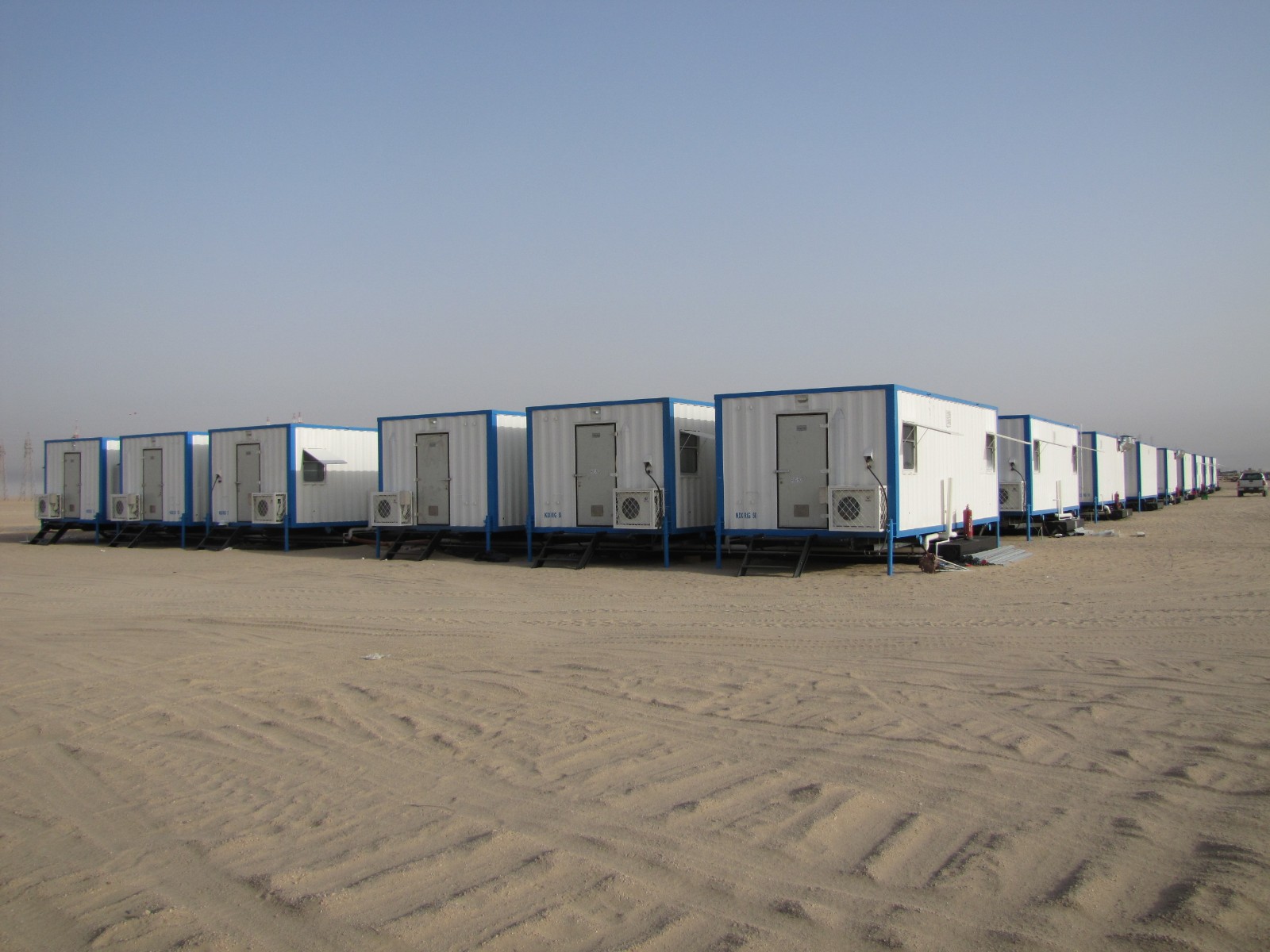 50鉆機(jī)配套野營房（科威特項(xiàng)目）.JPG